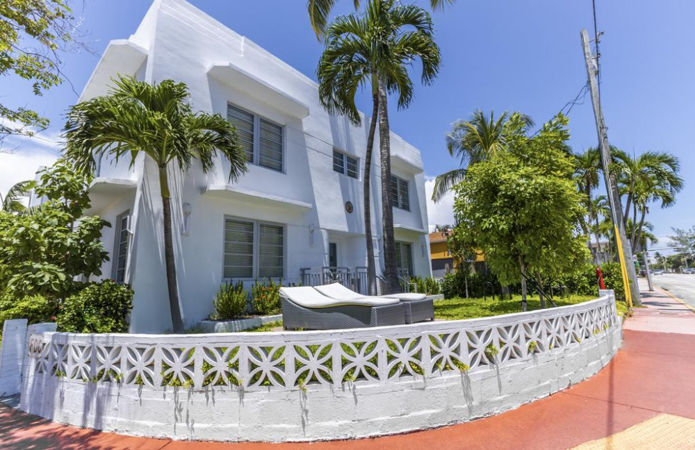 Vacation Hub International - VHI - Seaside All Suites Hotel