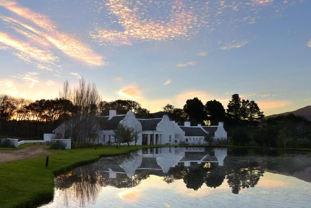 Vacation Hub International - VHI - Holden Manz Country House