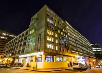  Vacation Hub International | Parliament Hotel Main