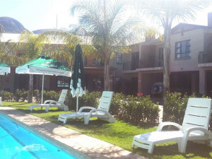  Vacation Hub International | Palm Valley Inn Main