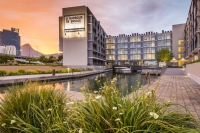  Vacation Hub International | aha Harbour Bridge Hotel & Suites Main