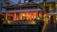  Vacation Hub International | Le Peninsula Bay Beach Resort & Spa Main