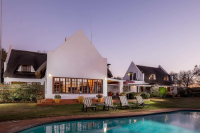  Vacation Hub International | Mokoya Lodge Main