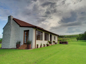  Vacation Hub International | Lisbon Hideaway Main