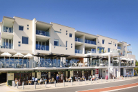  Vacation Hub International | Mullaloo Beach Hotel Main