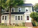  Vacation Hub International | Charming Home Near Astoria Park and NYC Ferry Main