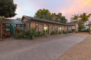  Vacation Hub International | Inyathi Guest Lodge - Self Catering Chalets Main