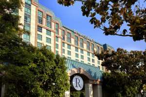  Vacation Hub International | Renaissance Los Angeles Airport Hotel Main