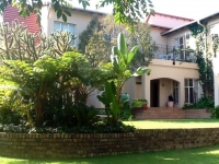  Vacation Hub International | Ipe Tombe Guest Lodge Main