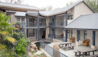  Vacation Hub International | La Croche Guest House Main