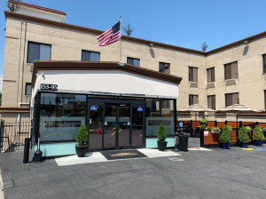  Vacation Hub International | Howard Johnson Inn Jamaica JFK Airport NYC Main