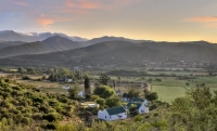  Vacation Hub International | Berluda Farmhouse & Cottages Main