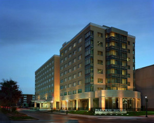  Vacation Hub International | Parkway Hotel Main