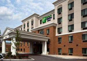  Vacation Hub International | Holiday Inn Express Hillside Main