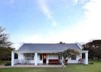  Vacation Hub International | Elephant House Main