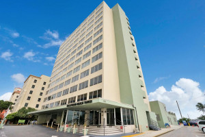  Vacation Hub International | Hollywood Beach Towers Main