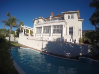  Vacation Hub International | Rhonda's Manor Main