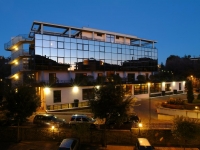  Vacation Hub International | Zone Hotel Main