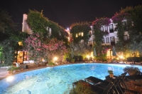  Vacation Hub International | El Vino Hotel Main