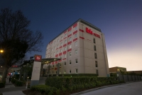  Vacation Hub International | Ibis Sydney Airport Main