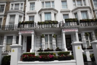  Vacation Hub International | Kensington Suite Hotel Main
