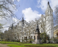  Vacation Hub International | The Royal Horseguards Main