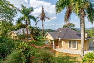  Vacation Hub International | Blue Mountain Lodge Main