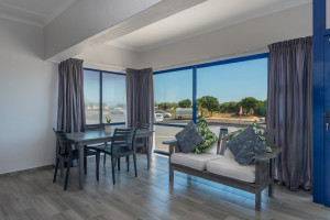 Vacation Hub International | Sunset Beach House Main