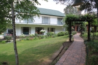  Vacation Hub International | Ficksburg Country Cottage Main