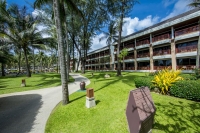  Vacation Hub International | Katathani Phuket Beach Resort Main