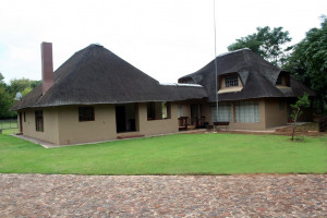  Vacation Hub International | Reeds River Lodge Main