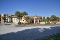  Vacation Hub International | Orlando Continental Plaza Hotel Main