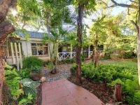  Vacation Hub International | Blue Cottages Main