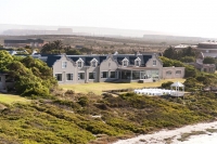  Vacation Hub International | Blue Bay Lodge Main