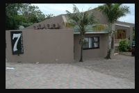  Vacation Hub International | Rainbird Place Main
