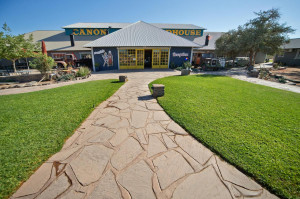  Vacation Hub International | Canyon Roadhouse Main
