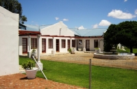  Vacation Hub International | Rhino Creek Estate Main