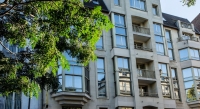  Vacation Hub International | Royal Garden Champs Elysees Main