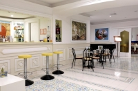  Vacation Hub International | Hotel Astoria Main