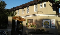  Vacation Hub International | Riverlodge Backpackers Main