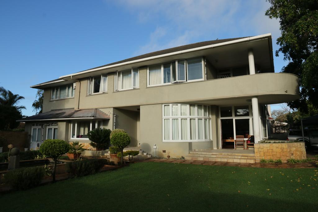 Vacation Hub International | The Boston Guesthouse Main
