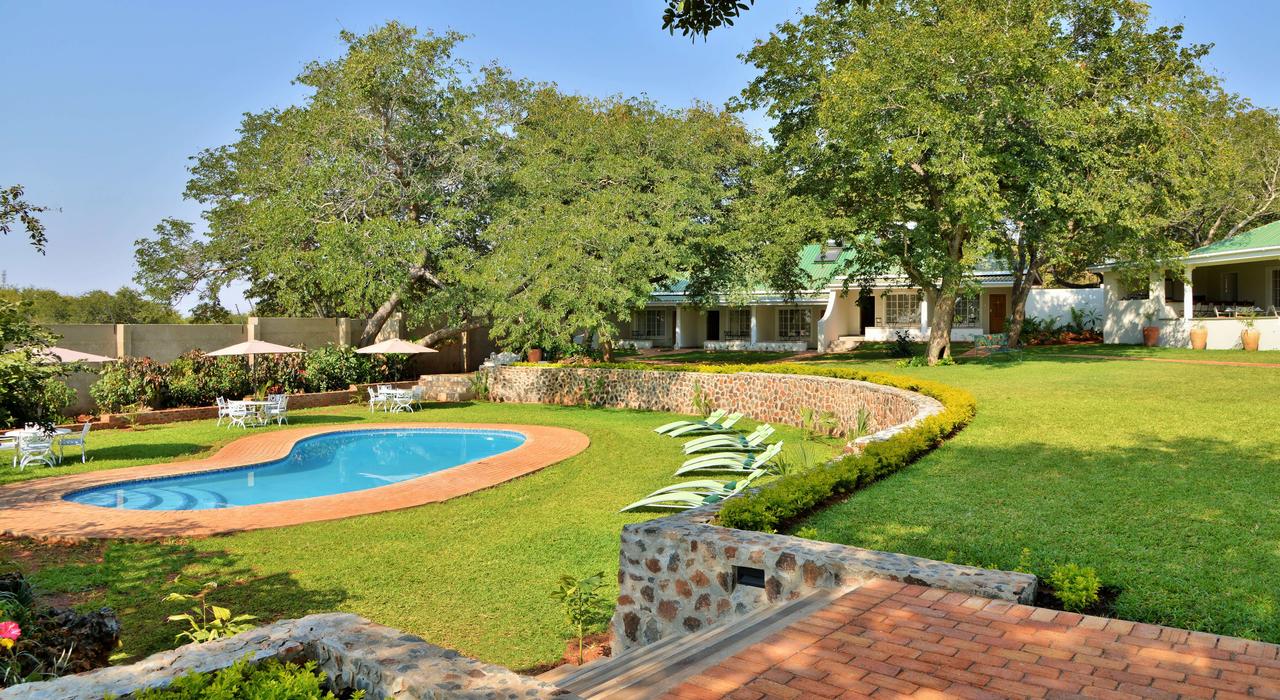  Vacation Hub International | Batonka Guest Lodge Main
