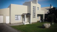  Vacation Hub International | The Seagull Hermanus Main