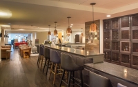  Vacation Hub International | King George Hotel Main
