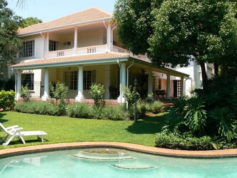  Vacation Hub International | Edward House Main