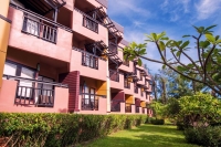  Vacation Hub International | Phuket Island View Hotel Main