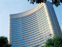  Vacation Hub International | Howard Johnson Plaza Main