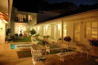  Vacation Hub International | Gordon's Beach Lodge Main