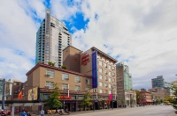  Vacation Hub International | Howard Johnson Hotel Vancouver Main