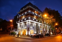  Vacation Hub International | River Side Hotel Main